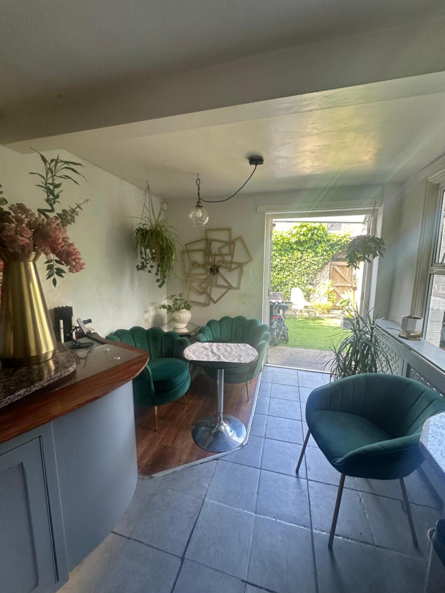 My Sky Secret Garden 1 Bedroom Londra Exterior foto